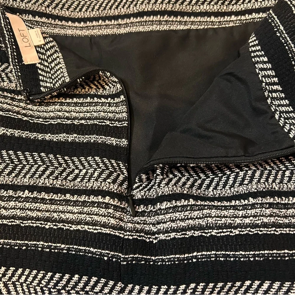 Ann Taylor LOFT Black and White Tweed Mini Skirt - Size 4 - Picture 7 of 10